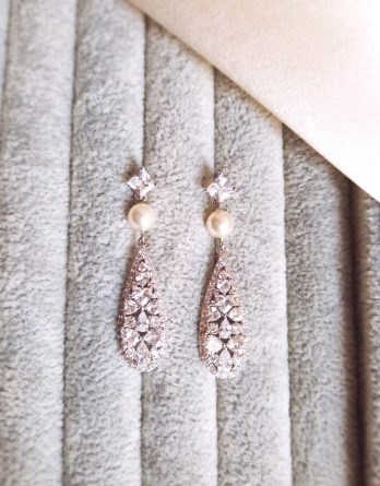 Alexia - Boucles d'oreilles pendantes gouttes zirconium avec perles pour mariage élégant et raffiné