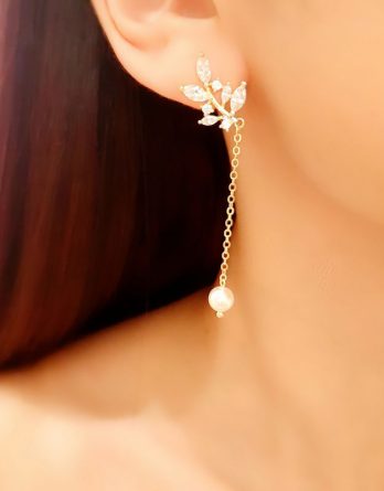 Aude - Boucles d'oreilles chaînes longues feuilles plaqué Or avec perles Swarovski