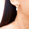 Julie - Boucles d'oreilles minimaliste plaqué Or avec perles naturelles