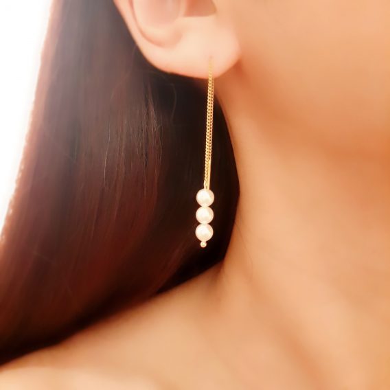 Laura - Chaînes d'oreilles avec trois perles pour mariage moderne minimaliste