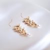 Mai - Boucles d'oreilles mariage fleurs délicates avec perles Swarovski