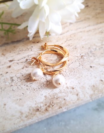 Milene - Boucles d'oreilles créoles plaqué Or avec perles Swarovski pour mariage minimaliste et moderne