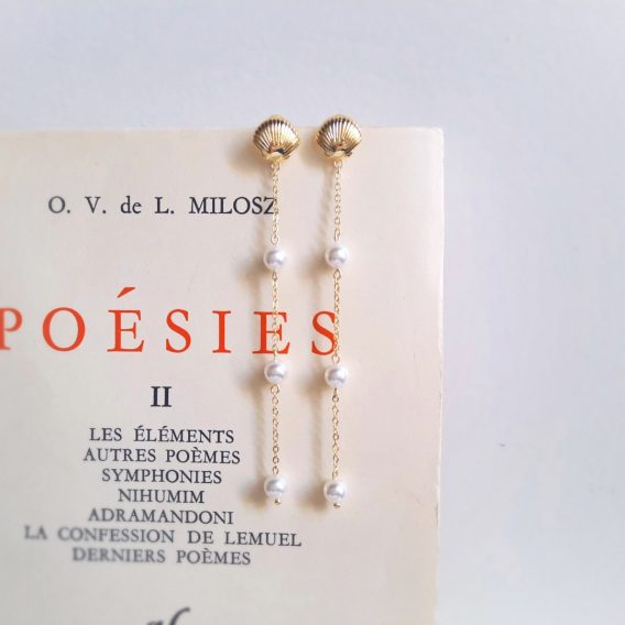 Noé - Boucles d'oreilles coquillages chaînes longues plaqué Or avec perles Swarovski